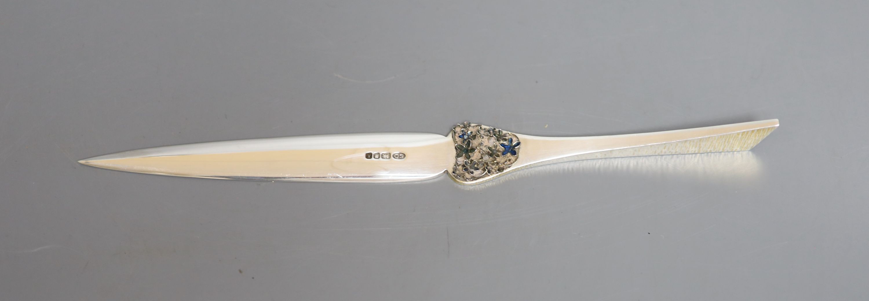 A modern silver and enamel and paper knife by Stuart Devlin, London, 1984, 22.6cm, 87 grams.